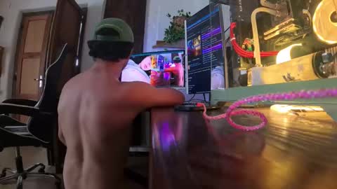 martingillesg online show from April 17, 4:53 pm