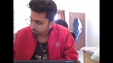 maskboyz2003 online show from December 12, 4:37 am