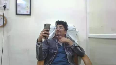 maskboyz2003 online show from February 6, 3:31 pm