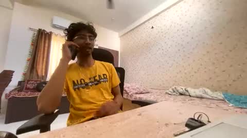 maskboyz2003 online show from September 26, 5:16 am