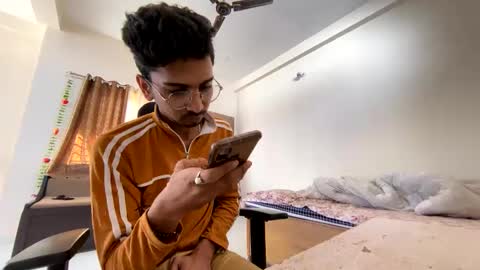 Mask Boy online show from December 18, 4:31 am