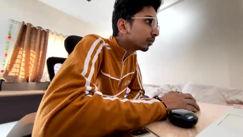 Mask Boy online show from December 17, 4:12 am