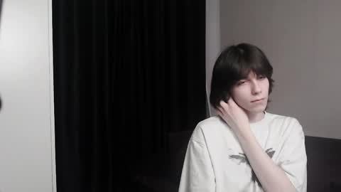 masonsilver_ online show from April 24, 9:44 am