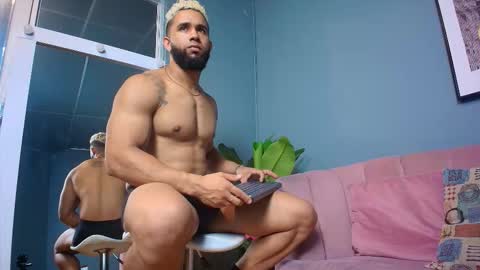Snapshot of massimo_cruz chatting on October 15, 12:40 am massimo_cruz online show from October 15, 12:40 am