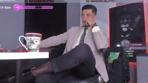 Snapshot of massimo_g chatting on December 10, 12:45 am I am Massimo online show from December 10, 12:45 am