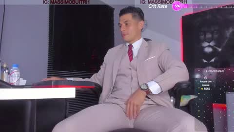 Snapshot of massimo_g chatting on February 4, 1:02 am I am Massimo online show from February 4, 1:02 am