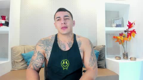Snapshot of massimocontie_ chatting on January 4, 12:05 pm Massimo Contie online show from January 4, 12:05 pm