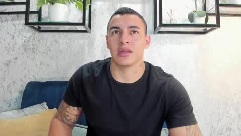 Snapshot of massimocontie_ chatting on March 8, 11:33 am Massimo Contie online show from March 8, 11:33 am