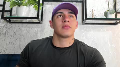 Snapshot of massimocontie_ chatting on March 11, 11:44 am Massimo Contie online show from March 11, 11:44 am
