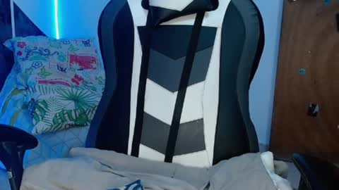 master_black777 online show from October 1, 7:18 pm