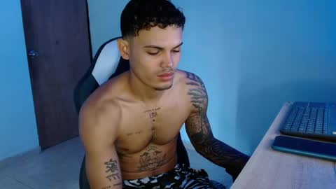 master_black777 online show from April 27, 12:57 pm