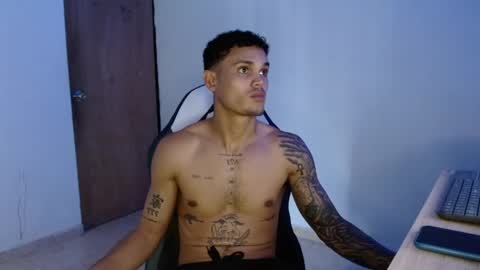 master_black777 online show from April 24, 6:21 pm