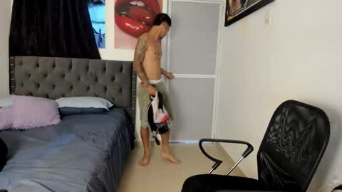 master_boy28 online show from April 21, 5:24 am