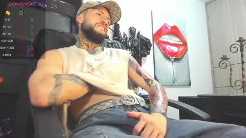 steven  online show from December 14, 11:23 pm