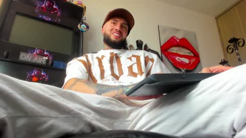 steven  online show from December 24, 9:33 pm