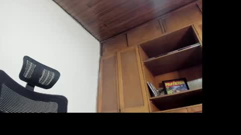 steven  online show from April 20, 12:02 am