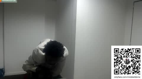 Snapshot of masterdomfuck chatting on October 2, 12:03 am Masterdomfuck online show from October 2, 12:03 am
