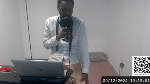 Snapshot of masterdomfuck chatting on December 9, 10:15 pm Masterdomfuck online show from December 9, 10:15 pm