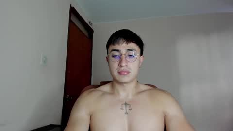 Snapshot of masterfiterotic chatting on March 11, 9:37 pm masterfiterotic online show from March 11, 9:37 pm