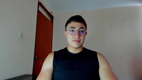 Snapshot of masterfiterotic chatting on February 10, 6:35 pm masterfiterotic online show from February 10, 6:35 pm