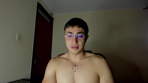 Snapshot of masterfiterotic chatting on February 17, 10:58 pm masterfiterotic online show from February 17, 10:58 pm