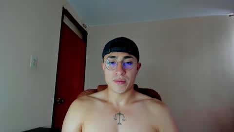 Snapshot of masterfiterotic chatting on February 9, 8:02 pm masterfiterotic online show from February 9, 8:02 pm