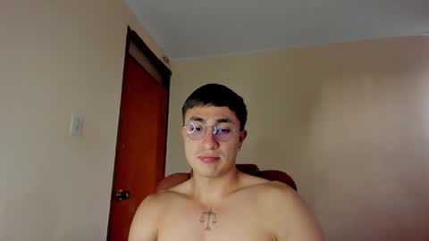Snapshot of masterfiterotic chatting on February 18, 10:25 pm masterfiterotic online show from February 18, 10:25 pm