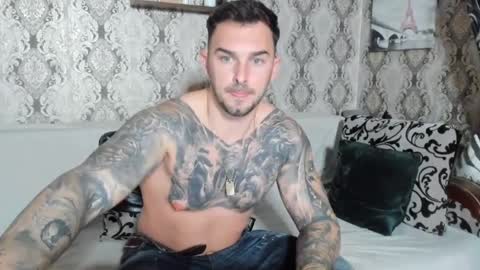 Snapshot of mastermusclejon chatting on December 11, 9:33 pm Jon online show from December 11, 9:33 pm