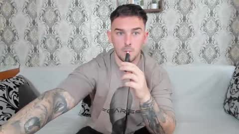 Snapshot of mastermusclejon chatting on December 6, 11:11 am Jon online show from December 6, 11:11 am