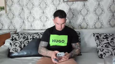 Snapshot of mastermusclejon chatting on March 6, 8:59 pm Jon online show from March 6, 8:59 pm