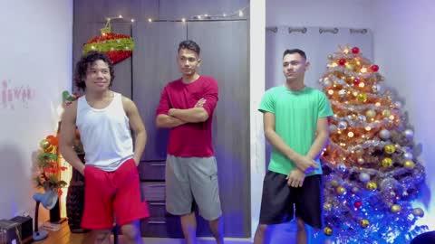 Snapshot of masters_sexx chatting on December 5, 11:05 am Team Cris Darwin- Fernando- Stiven- David online show from December 5, 11:05 am