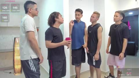 Snapshot of masters_sexx chatting on February 20, 11:42 am Team Cris Darwin- Fernando- Stiven- David online show from February 20, 11:42 am