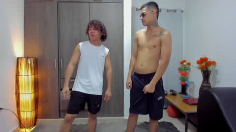 Snapshot of masters_sexx chatting on February 5, 11:23 am Team Cris Darwin- Fernando- Stiven- David online show from February 5, 11:23 am