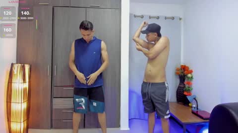 Snapshot of masters_sexx chatting on January 22, 11:12 am Team Cris Darwin- Fernando- Stiven- David online show from January 22, 11:12 am
