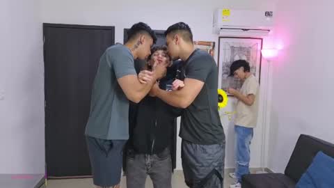 Team Cris Darwin- Fernando- Stiven- David online show from April 22, 11:37 am