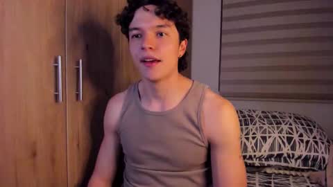 Snapshot of mastrangelo_x chatting on October 18, 4:39 am mastrangelo_x online show from October 18, 4:39 am