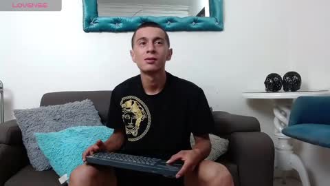 Snapshot of mateocruz_ chatting on October 13, 12:00 pm Mateo online show from October 13, 12:00 pm