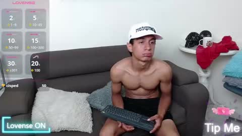 Snapshot of mateocruz_ chatting on October 4, 1:49 pm Mateo online show from October 4, 1:49 pm