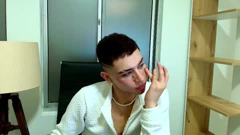 Snapshot of matheomontclair chatting on October 17, 10:03 pm Matheo Montclair online show from October 17, 10:03 pm