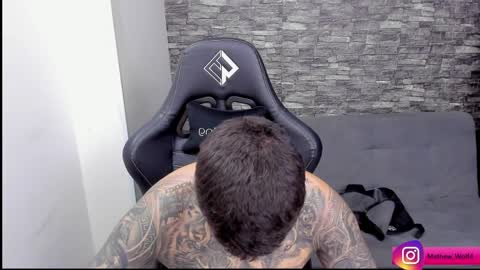 Mathew Independent model online show from April 11, 10:35 pm