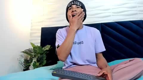 Mathias Makarova online show from March 8, 3:32 am