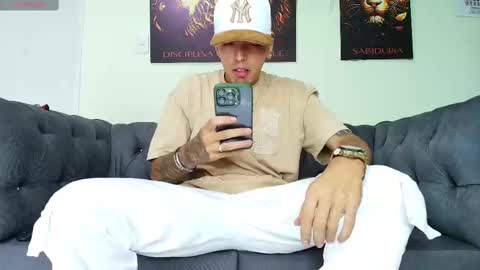 Snapshot of matias_costa chatting on February 17, 11:20 pm MATIAS COSTA online show from February 17, 11:20 pm