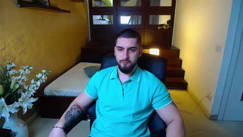 Snapshot of matiasdean chatting on February 26, 6:04 am MatiasDean online show from February 26, 6:04 am
