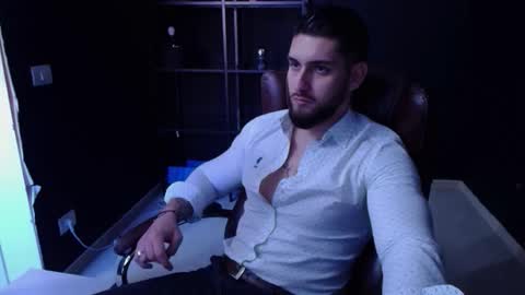 Snapshot of matiasdean chatting on October 20, 10:30 am MatiasDean online show from October 20, 10:30 am