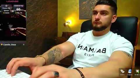Snapshot of matiasdean chatting on September 10, 4:44 am MatiasDean online show from September 10, 4:44 am