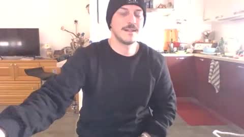 Snapshot of matteushh87 chatting on February 20, 7:55 am matteushh87 online show from February 20, 7:55 am