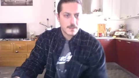 Snapshot of matteushh87 chatting on February 12, 9:42 am matteushh87 online show from February 12, 9:42 am