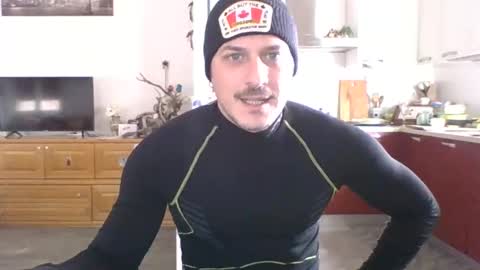 Snapshot of matteushh87 chatting on February 3, 9:19 am matteushh87 online show from February 3, 9:19 am