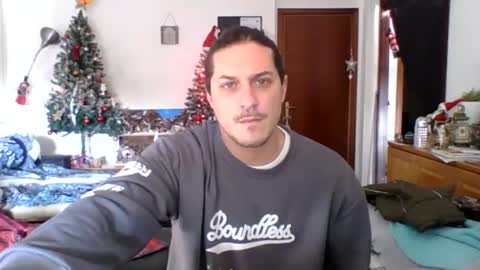 Snapshot of matteushh87 chatting on December 27, 9:28 am matteushh87 online show from December 27, 9:28 am