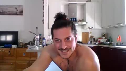 Snapshot of matteushh87 chatting on March 7, 10:35 am matteushh87 online show from March 7, 10:35 am